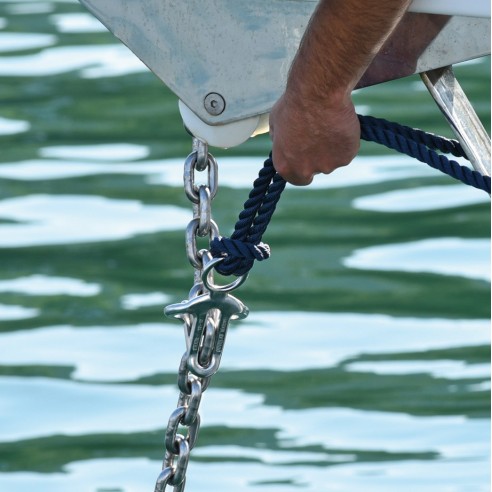 Ketjun Clower - Douglas Marine