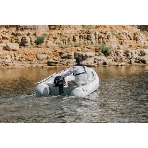 Tohatsu MFS 3.5 hp outboard motor internal tank and tiller drive 2