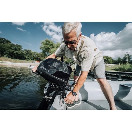 Tohatsu MFS 4 hk utombordsmotor med inbyggd tank och rorkultstyrning