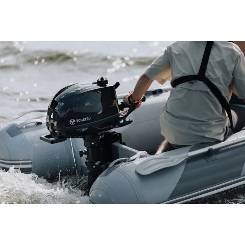 Tohatsu MFS 6 hp outboard motor internal tank and tiller drive