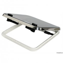 Man step Bomar Voyager