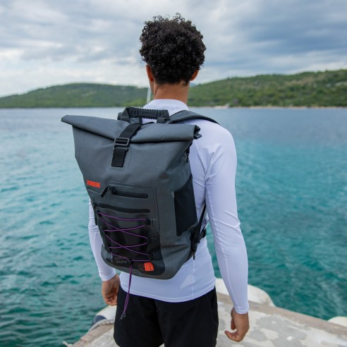 20-liter waterproof backpack. - Jobe