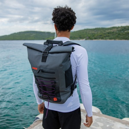 20-liter waterproof backpack. - Jobe